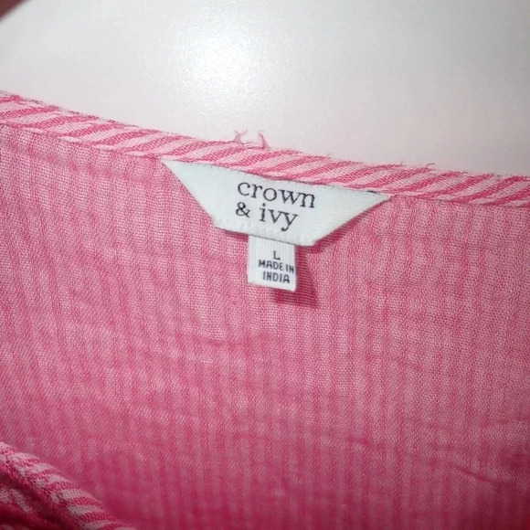 Crown & Ivy Pink/White Pinstripe Seersucker embroidered v-neck collar 3/4 sleeve - Picture 4 of 5